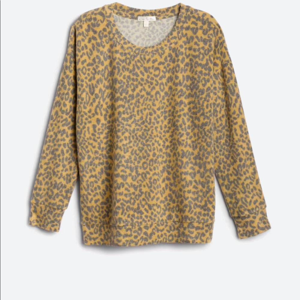 From stitch fix worn a few times. Nine Britton Dalia brushed knit leopard top